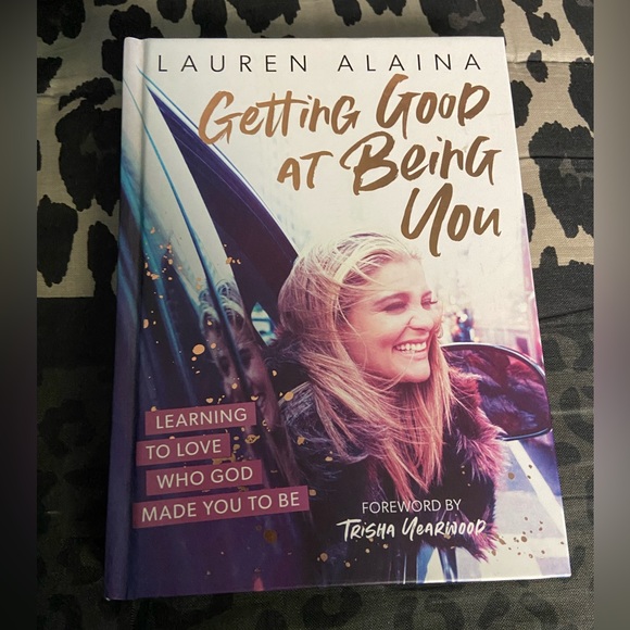 Lauren Alaina’s Getting good at being you book - Picture 1 of 2